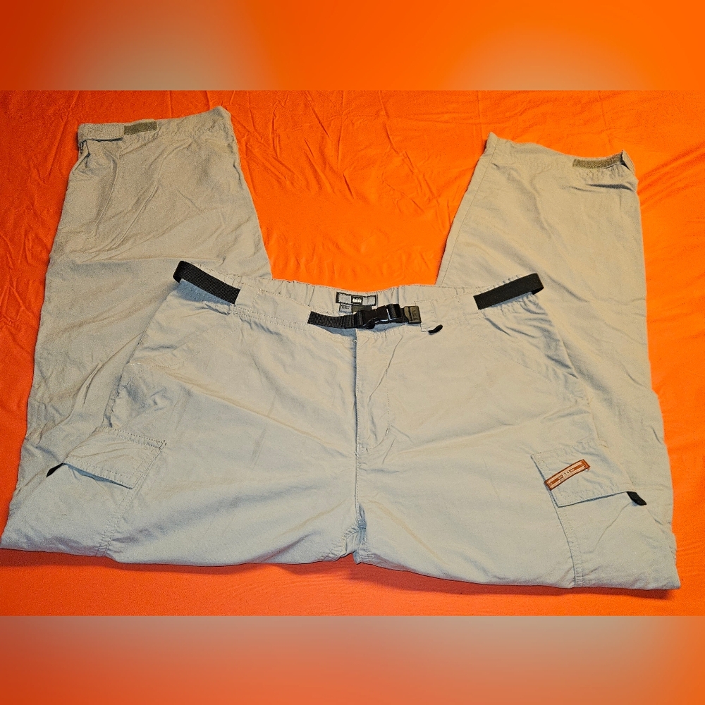 REI Convertible Cargo Pants/Shorts Womens sz14P  100% Nylon Lt Grey E.U.C.